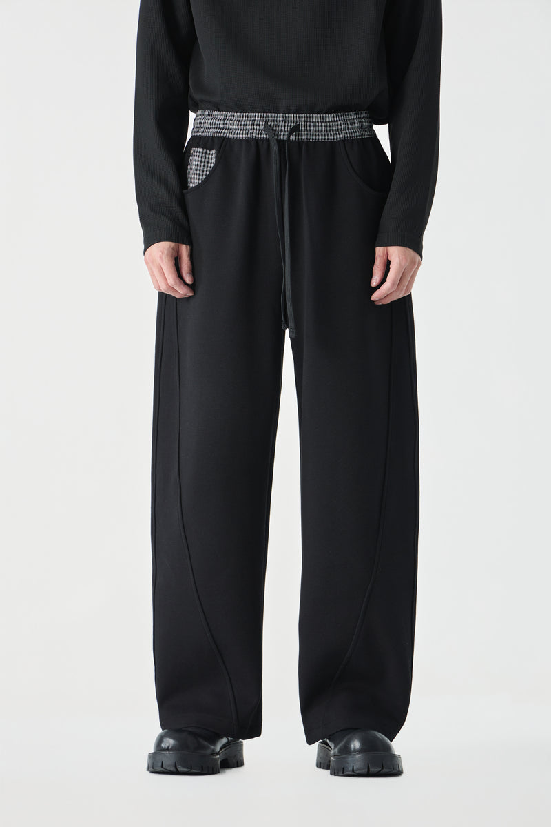 Noir Parallel Pants Back view | Weezy