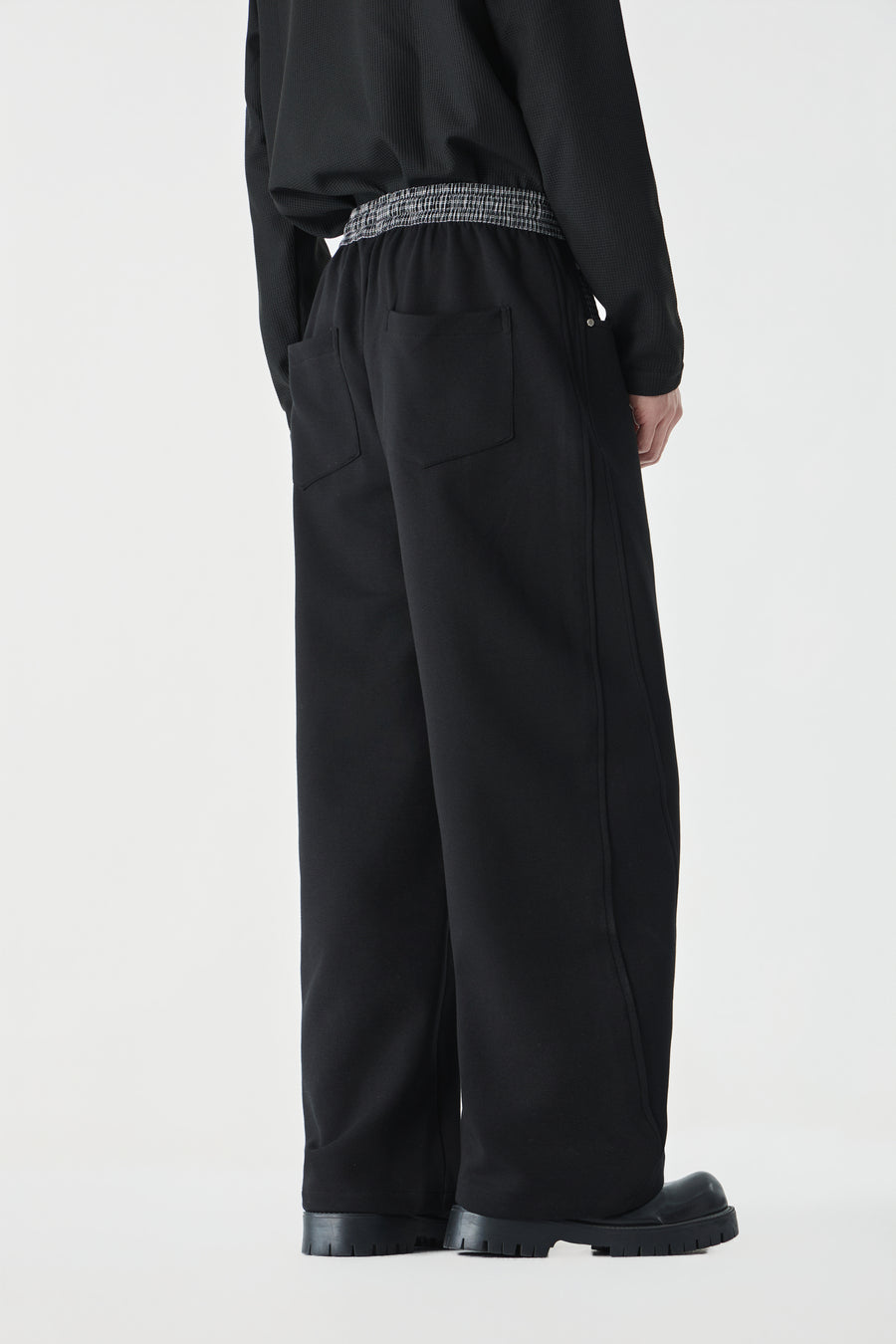 Noir Parallel Pants View 9 | Weezy
