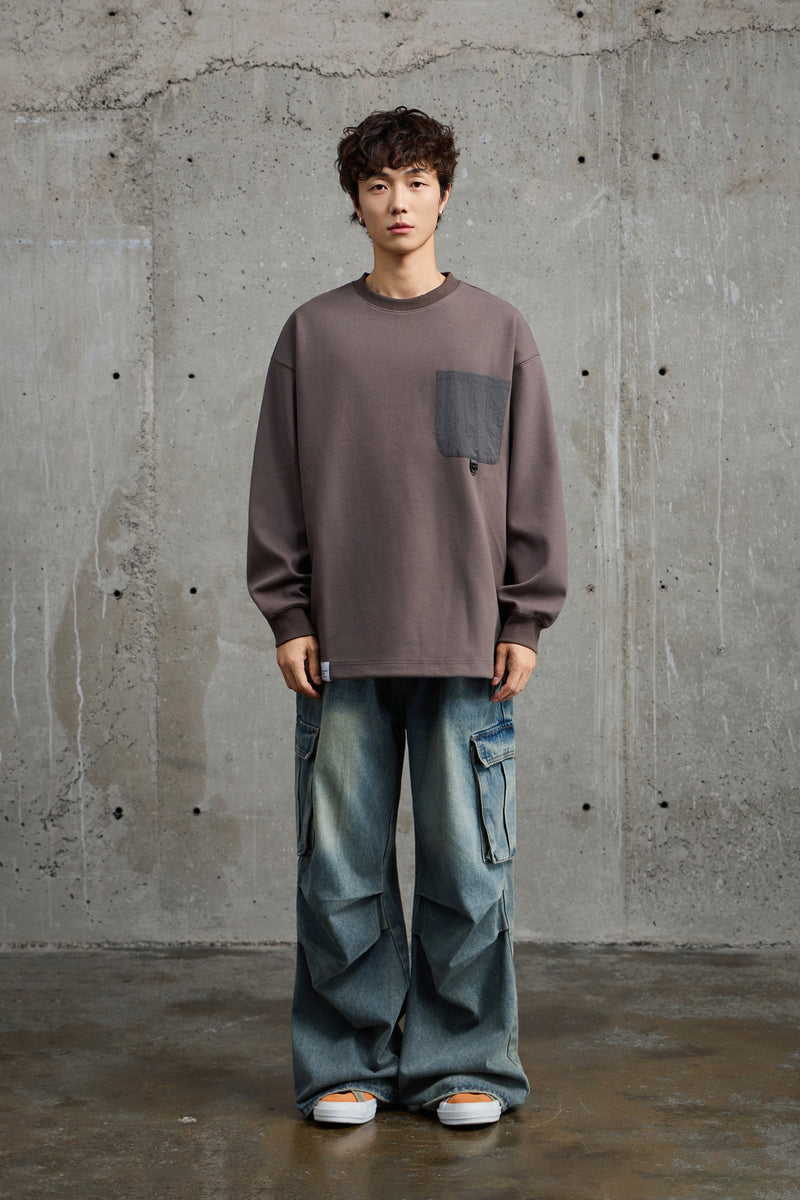 Grey Crewneck Sweatshirt With Pocket Detail Detail view | Weezy