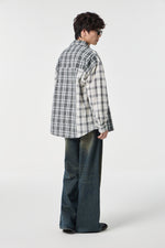 Black & White Chequered Pocketed Overshirt Close-up | Weezy