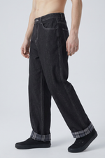 Noir Edge Jeans Detail view | Weezy