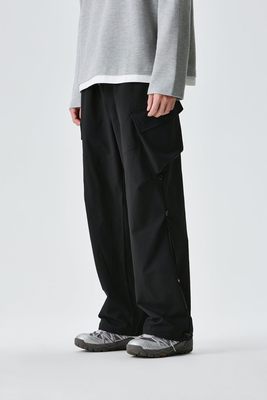 Black Urban Drifter Utility Cargo Pants Close-up | Weezy