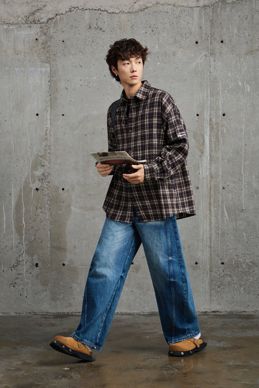 Black Chequered Plaid Overshirt Detail view | Weezy