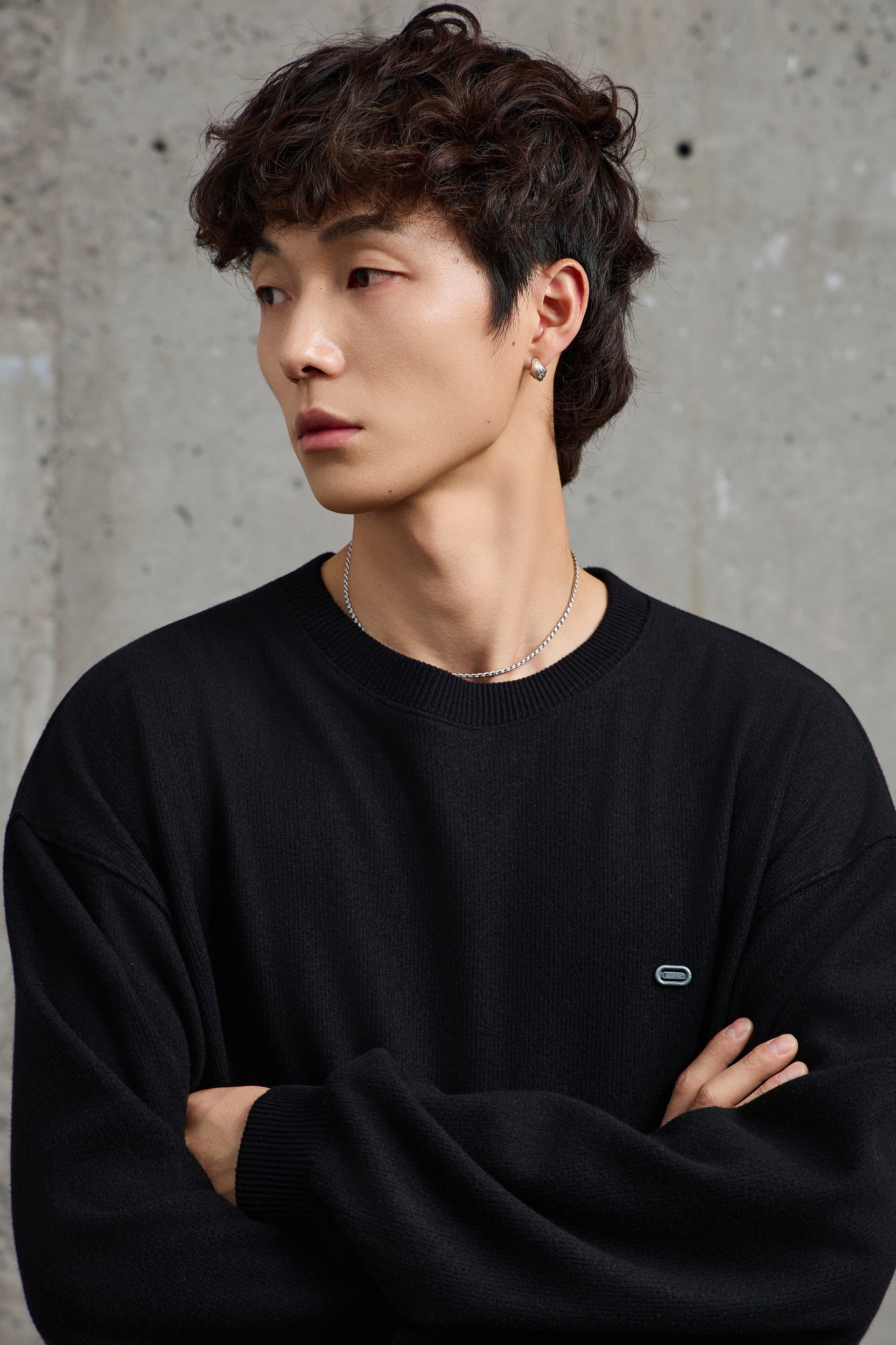 Black Pullover Printed Sweatshirt