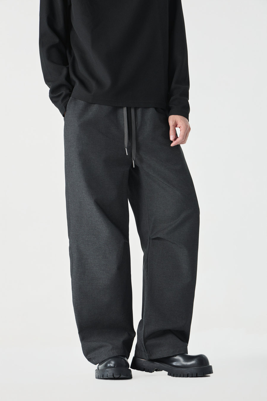 Jet Black Barrel Pants Detail view | Weezy