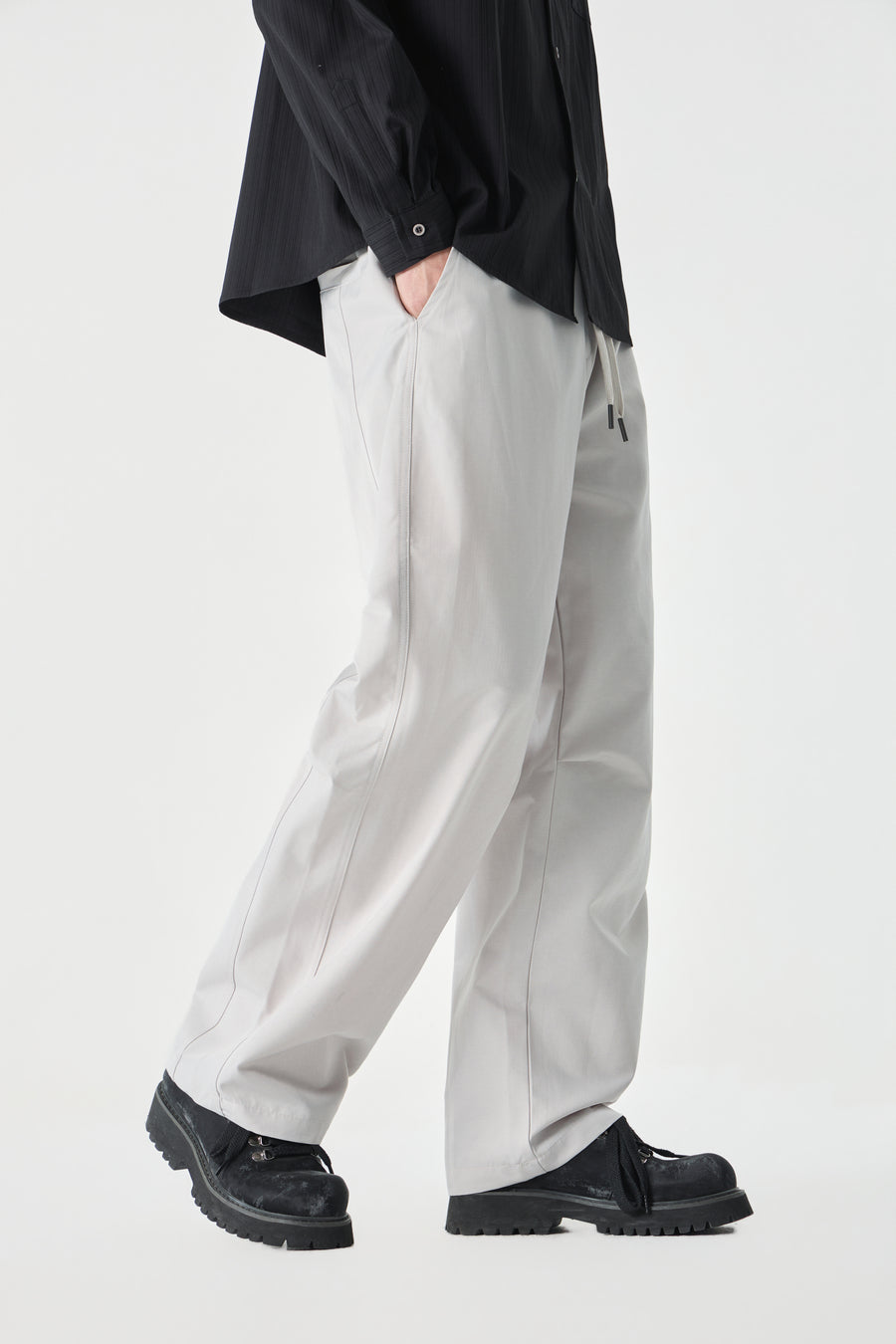 White barrel pants Side view | Weezy