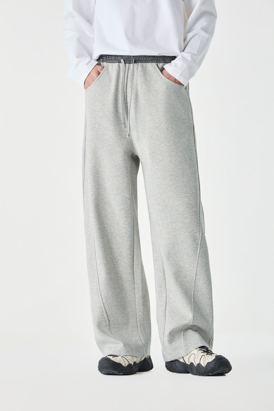 Stone Parallel Pants Detail view | Weezy