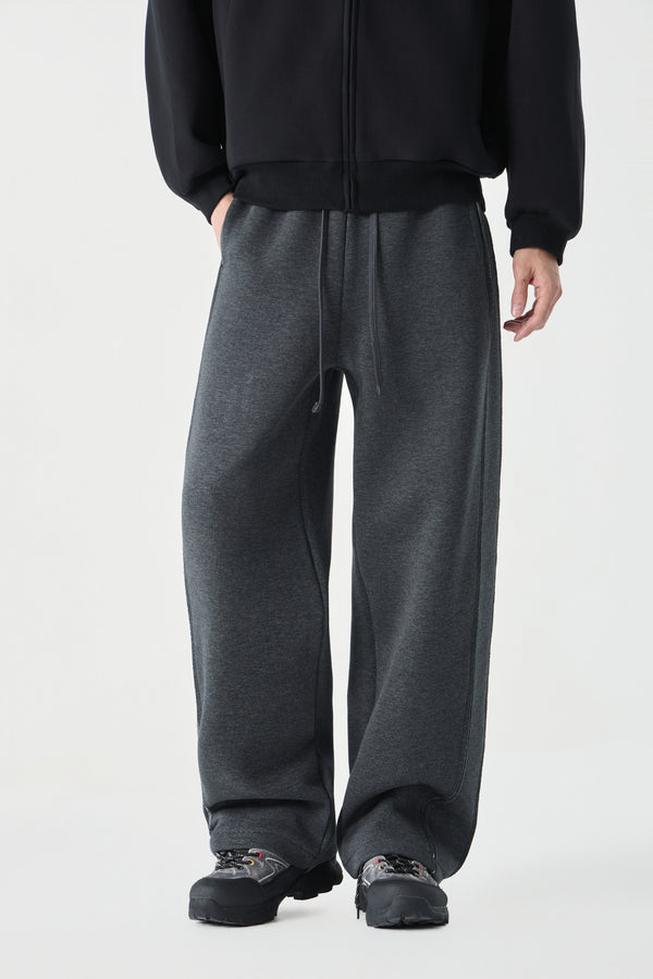 Noir Pillar Sweatpants Front view | Weezy
