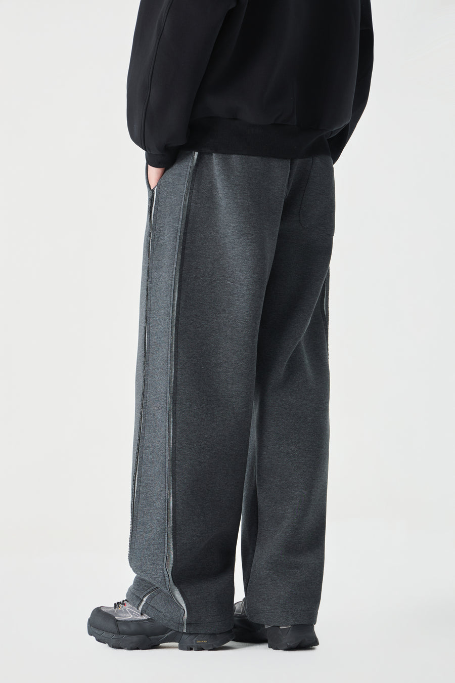 Noir Pillar Sweatpants View 9 | Weezy