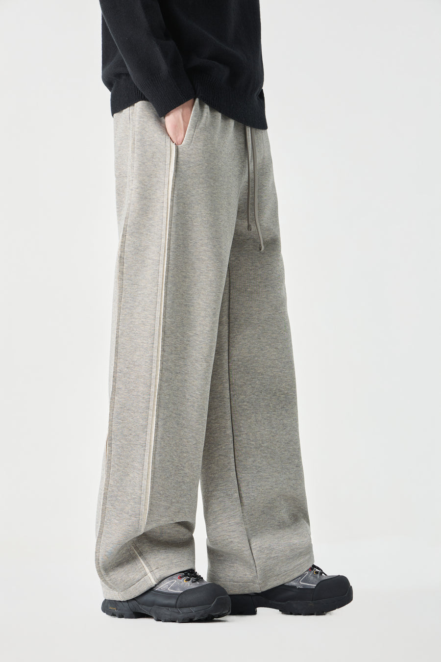 Slate Pillar Sweatpants View 9 | Weezy