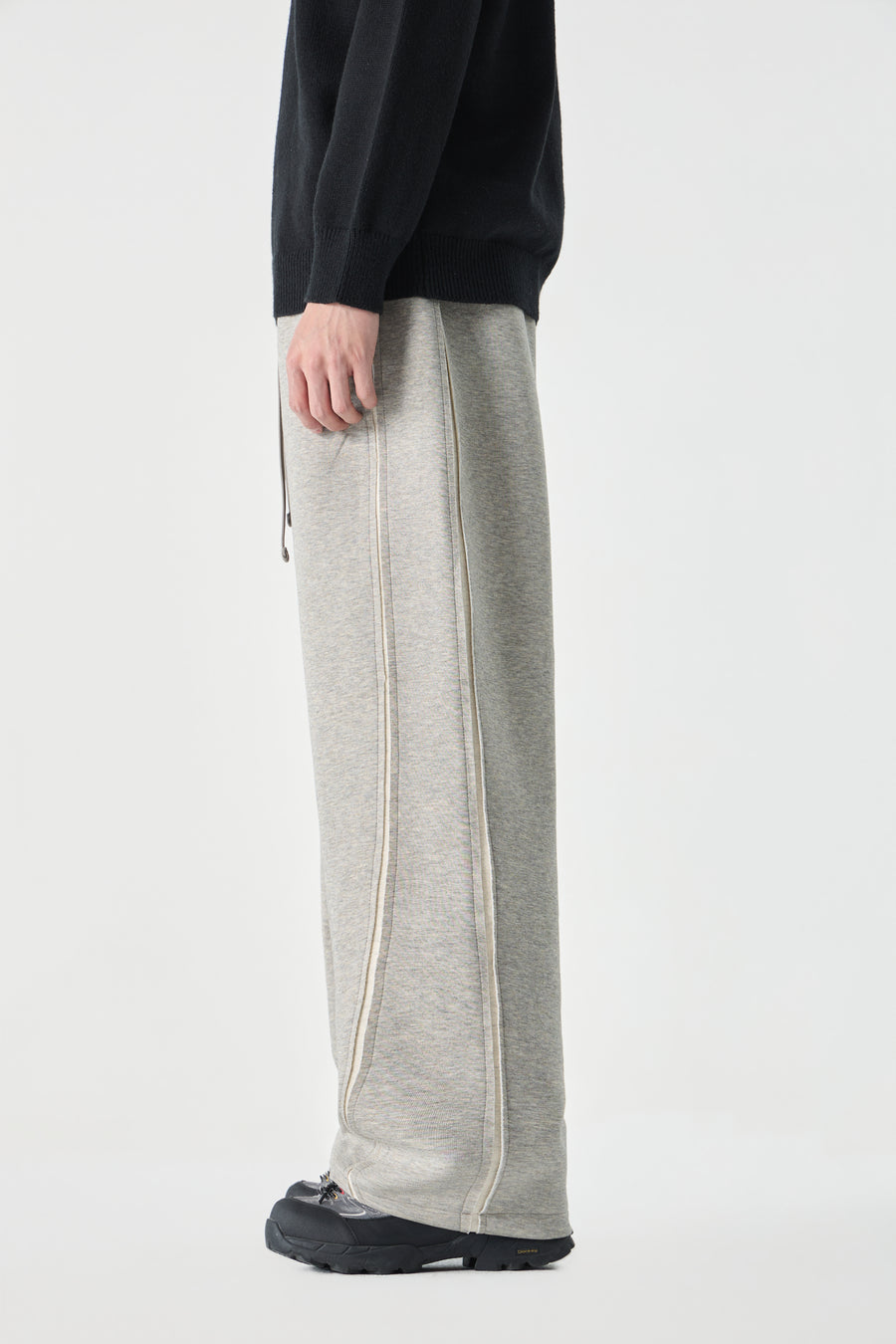 Slate Pillar Sweatpants Back view | Weezy