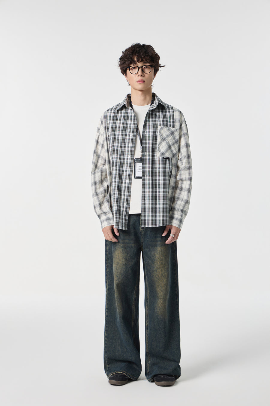 Black & White Chequered Pocketed Overshirt View 10 | Weezy