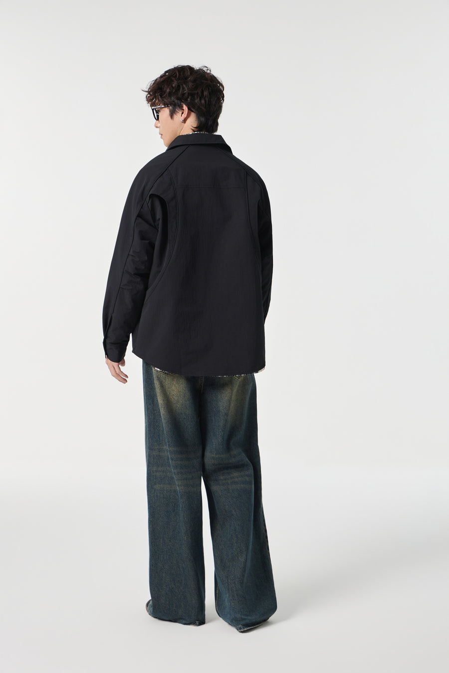 Jet Black Contour Overshirt Close-up | Weezy