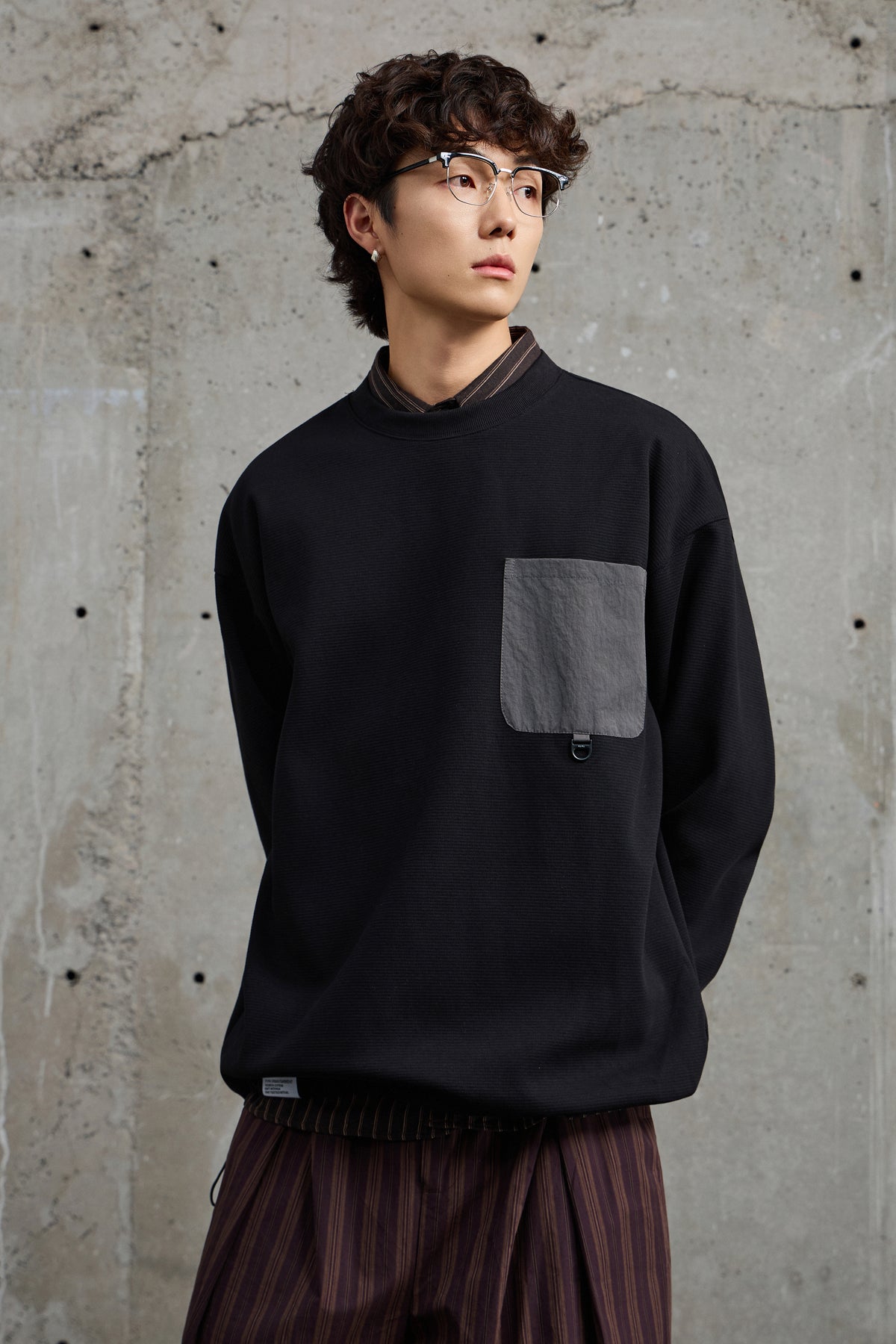 Black Crewneck Sweatshirt With Pocket Detail