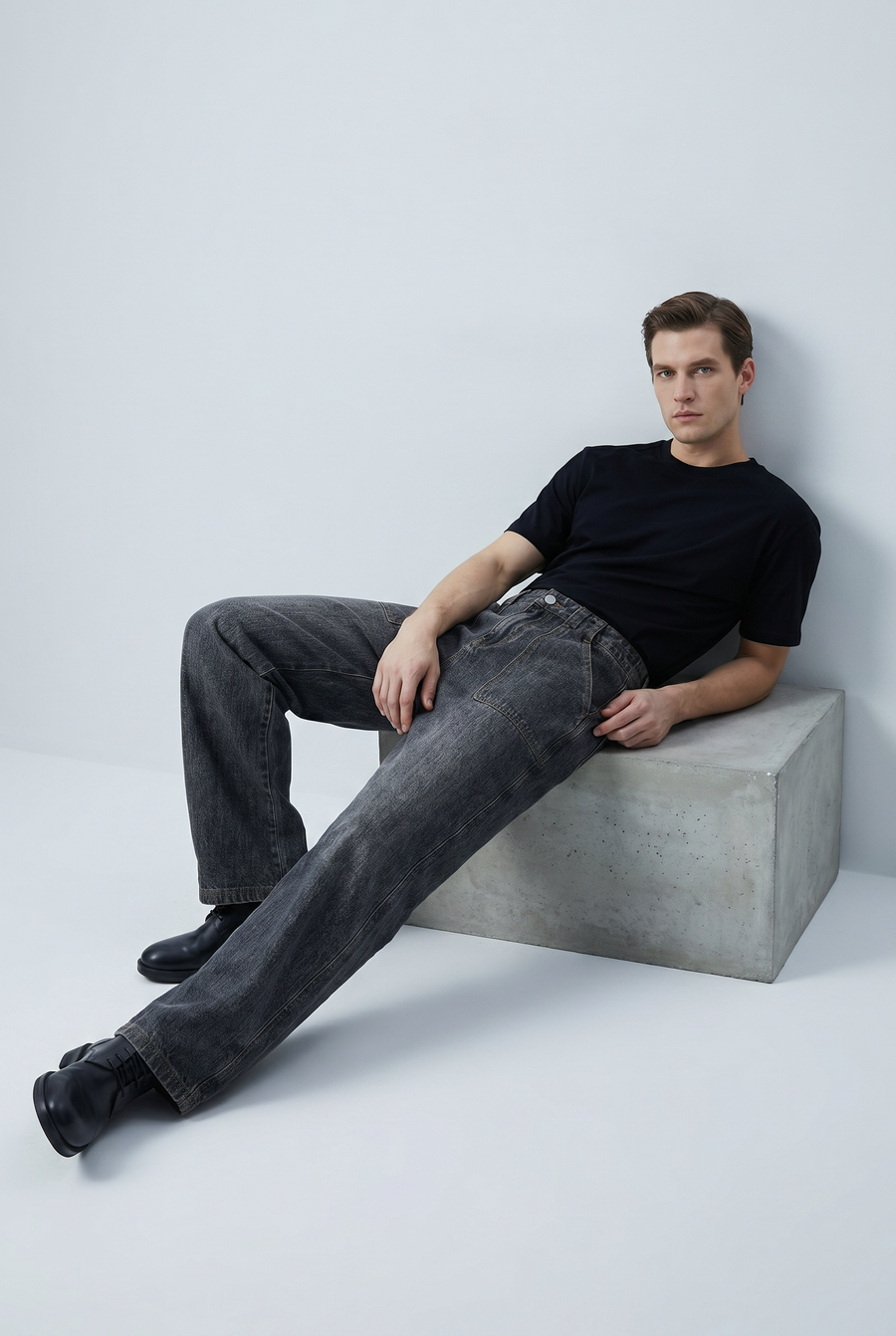 Slate Pillar Jeans Detail view | Weezy