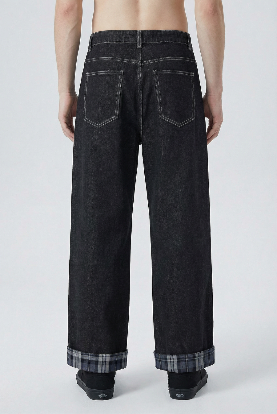 Noir Edge Jeans Side view | Weezy