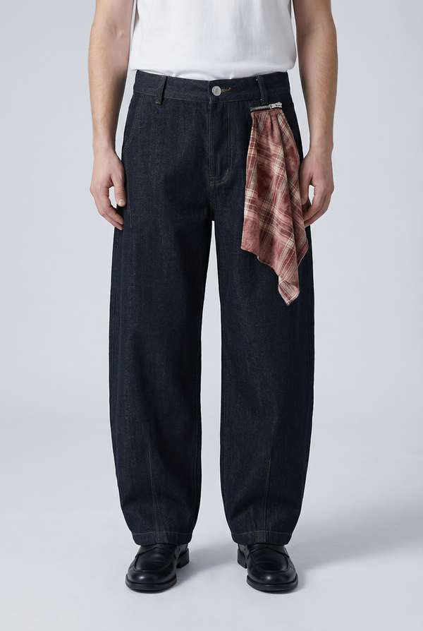Noir Pillar Jeans Front view | Weezy