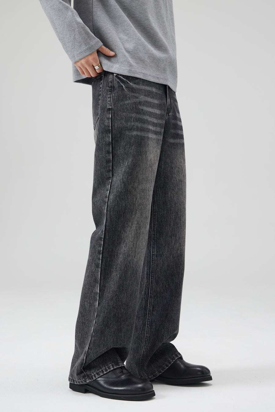 Slate Basin Jeans Detail view | Weezy