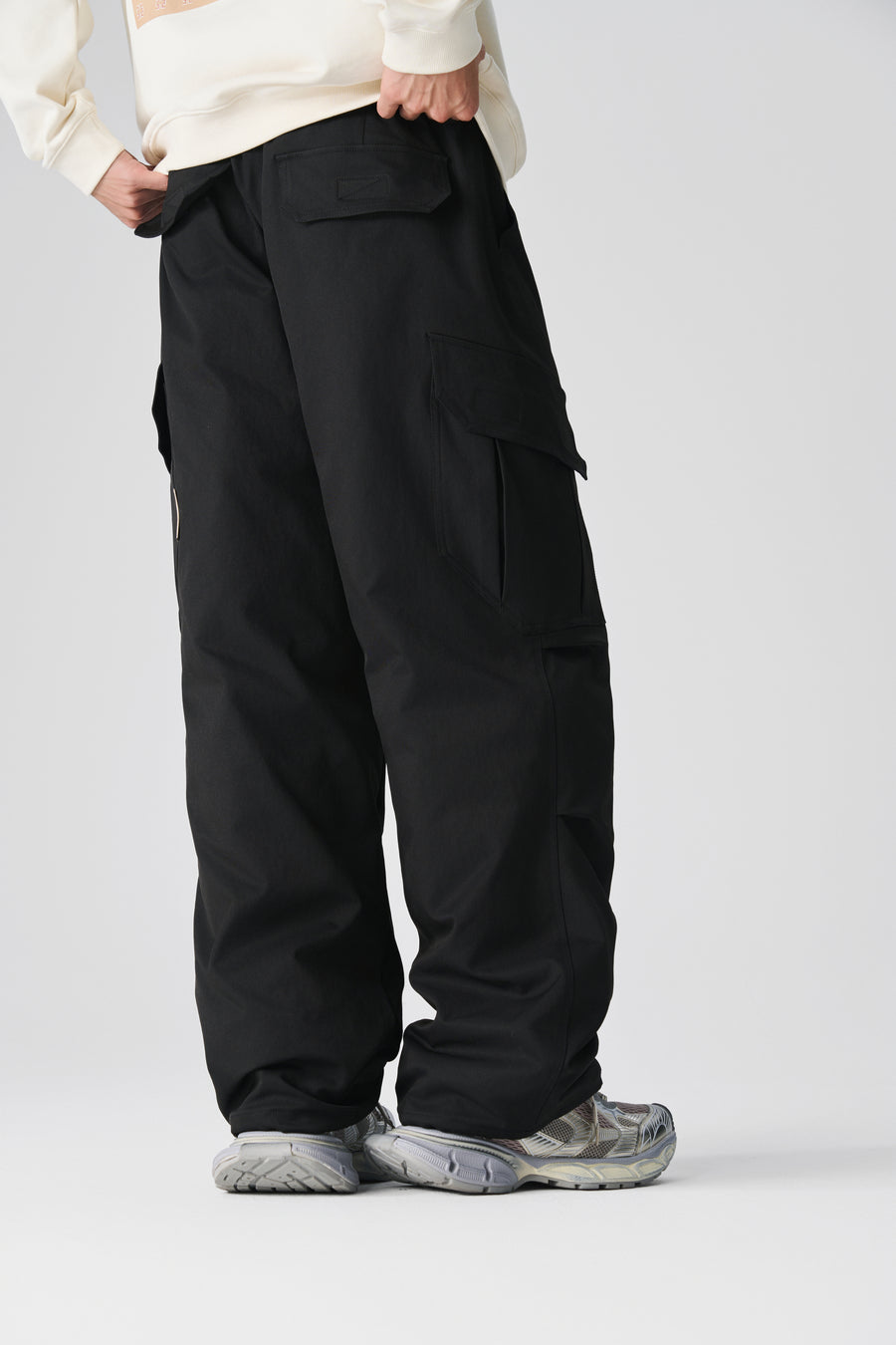 Jet Black Wide Leg Cargo Pants View 9 | Weezy